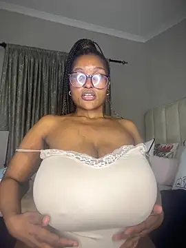 Bustygoddess32