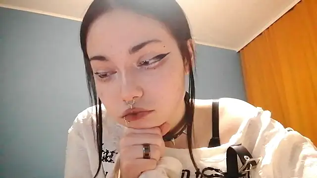 beeping_creature - Beeping_Creature's free webcam