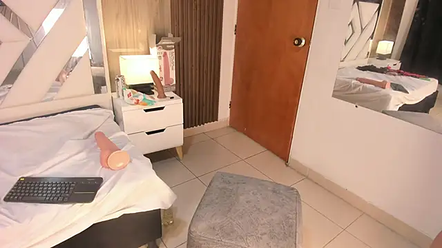 valentinathomas - ValentinaThomas's free webcam - UK Sex Cams