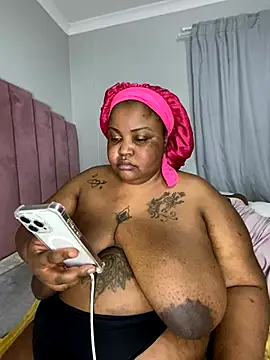 misslola27 - MissLola27's free webcam