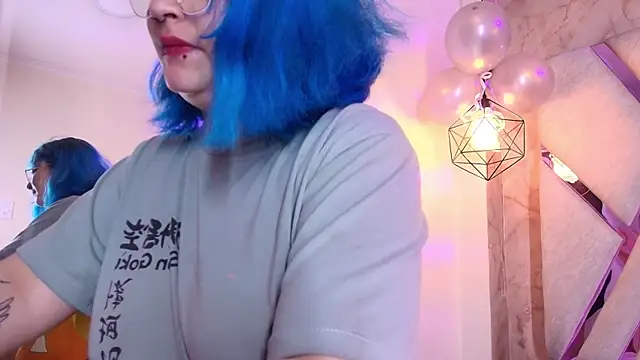 Lilith_curvy