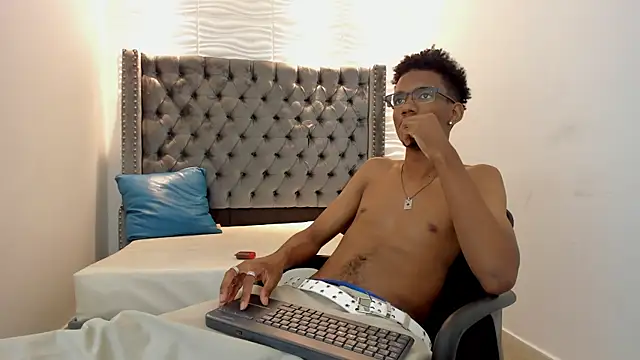 nero_reyd - Nero_reyd's free webcam