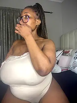 Bustygoddess32