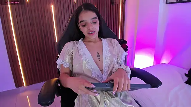 Sophia_Blazee