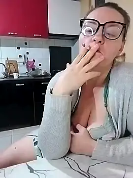 mommygetnaughty - Mommygetnaughty's free webcam