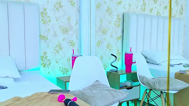 Mia-Monroe
