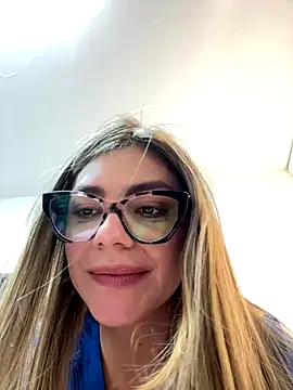 alicee16 - Alicee16's free webcam