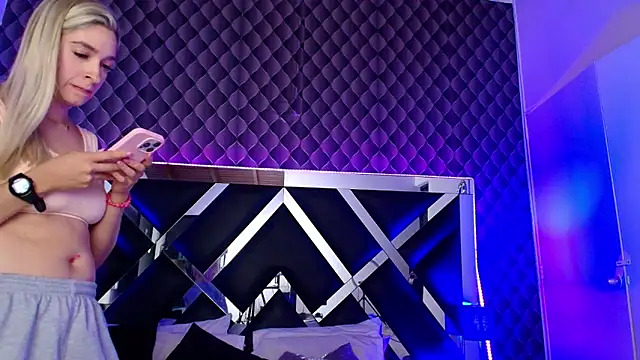 victoriaa_lee_ - Victoriaa_lee_'s free webcam