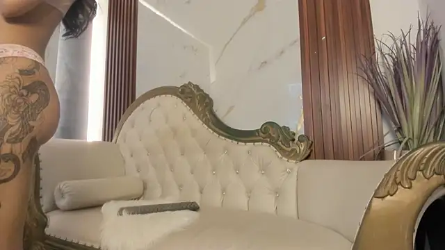 coraliebronson - CoralieBronson's free webcam
