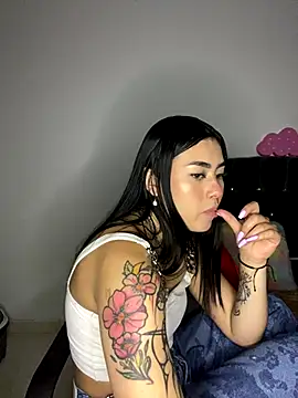 emily_22x