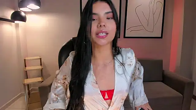 MiaLaurence