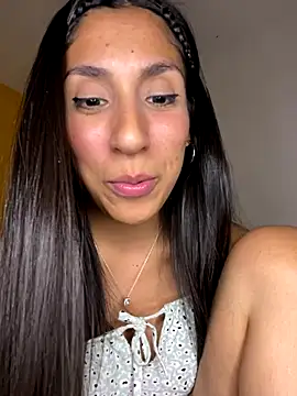 maddyx__ - MaddyX__'s free webcam - UK Sex Cams