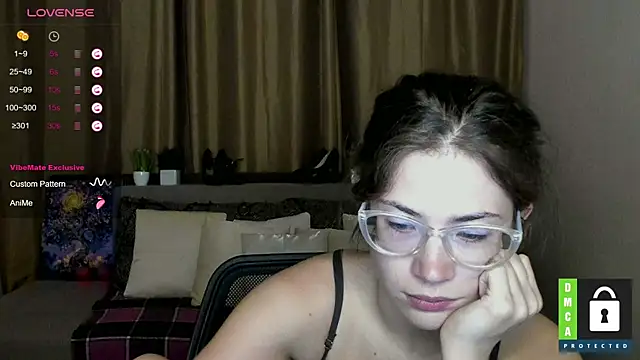 Alicia_redfollow