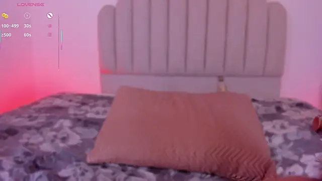 Nikki_Angel_