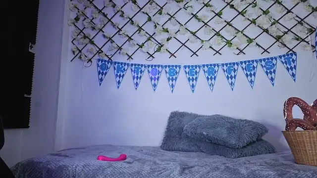 MiaCollinssx