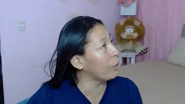 mature_martina