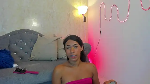 Модель: AntoniaSantos