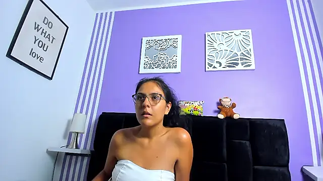 SweetBrunette_fire