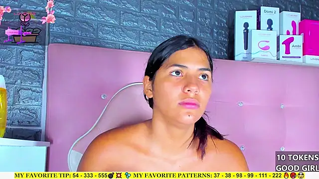 AriannaLewiis