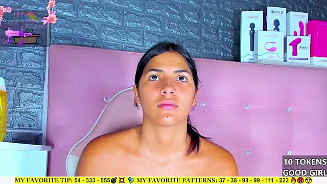 AriannaLewiis