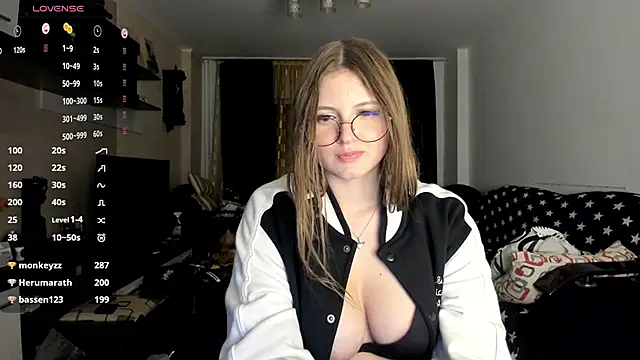 chloecrush - ChloeCrush's free webcam