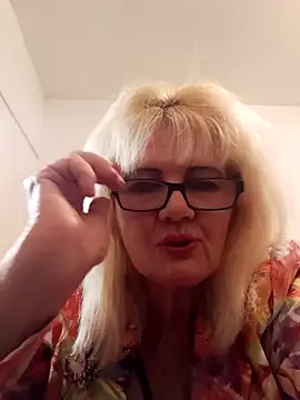boloshkablonda - BoloshkaBlonda's free webcam