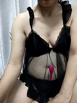 Haralushiaaa's Stripchat show and profile
