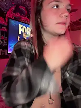 Cutiepiespanks's Stripchat show and profile