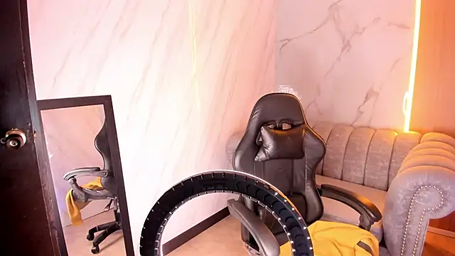 mia_hot_tf