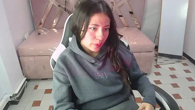 Chloe_Brownn_v