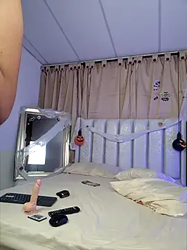 Chloe_Bakerr