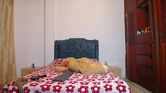 sofiamature01
