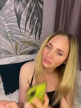 Affectionate_lady