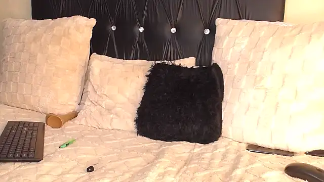 miss-cuteface - Miss-Cuteface's free webcam - UK Sex Cams
