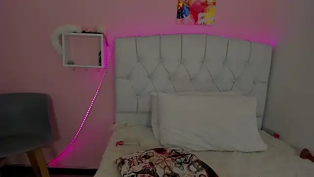 18candys - 18candys's free webcam
