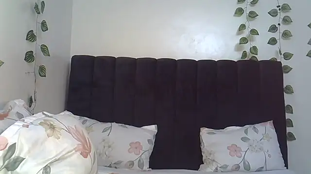 midnight-tease - Midnight-tease's free webcam - UK Sex Cams
