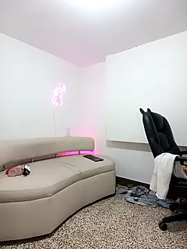 mia_everly