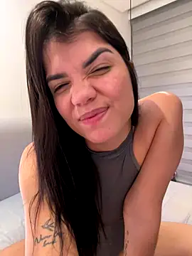 emma_lopes