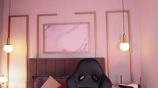 lara_bombshell - Lara_bombshell's free webcam - UK Sex Cams