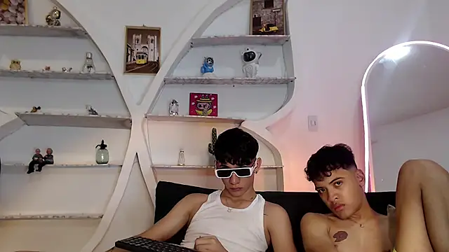 imperial_guys01 - IMPERIAL_GUYS01's free webcam
