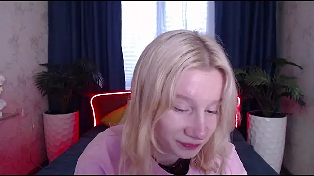 enigmasee - EnigmaSee's free webcam - UK Sex Cams