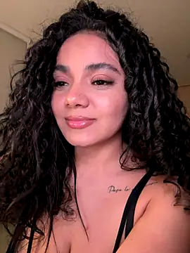 Curlyierr from StripChat is Freechat
