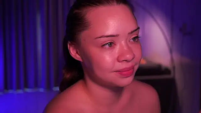 vixenmia - VixenMia's free webcam - UK Sex Cams