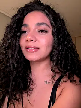 Curlyierr from StripChat is Freechat