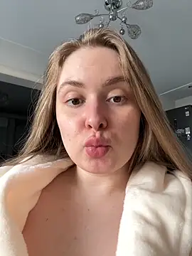 denimilkyyyyy - DeniMilkyyyyy's free webcam - UK Sex Cams