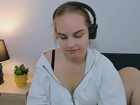 alicecrazy69 - AliceCrazy69's free webcam - UK Sex Cams