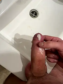 crs_ptk735 - Crs_ptk735's free webcam - UK Sex Cams
