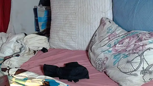 bubblendz1988 - Bubblendz1988's free webcam - UK Sex Cams