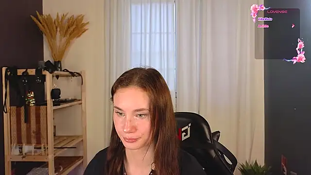 too_sexxxy's Stripchat show and profile