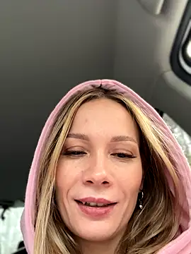 LavenderHot's Stripchat show and profile
